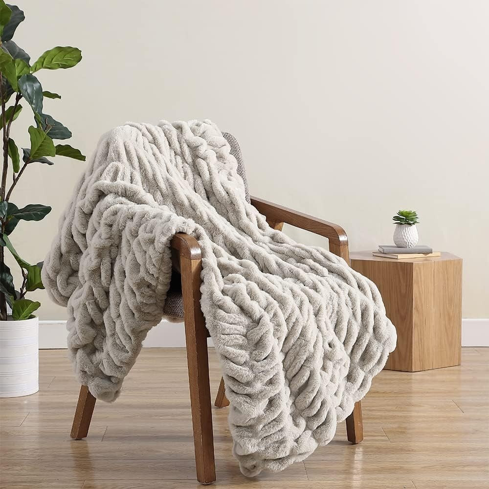 Faux Fur Blanket Reversible Plush & Breathable Fleece - Image 2